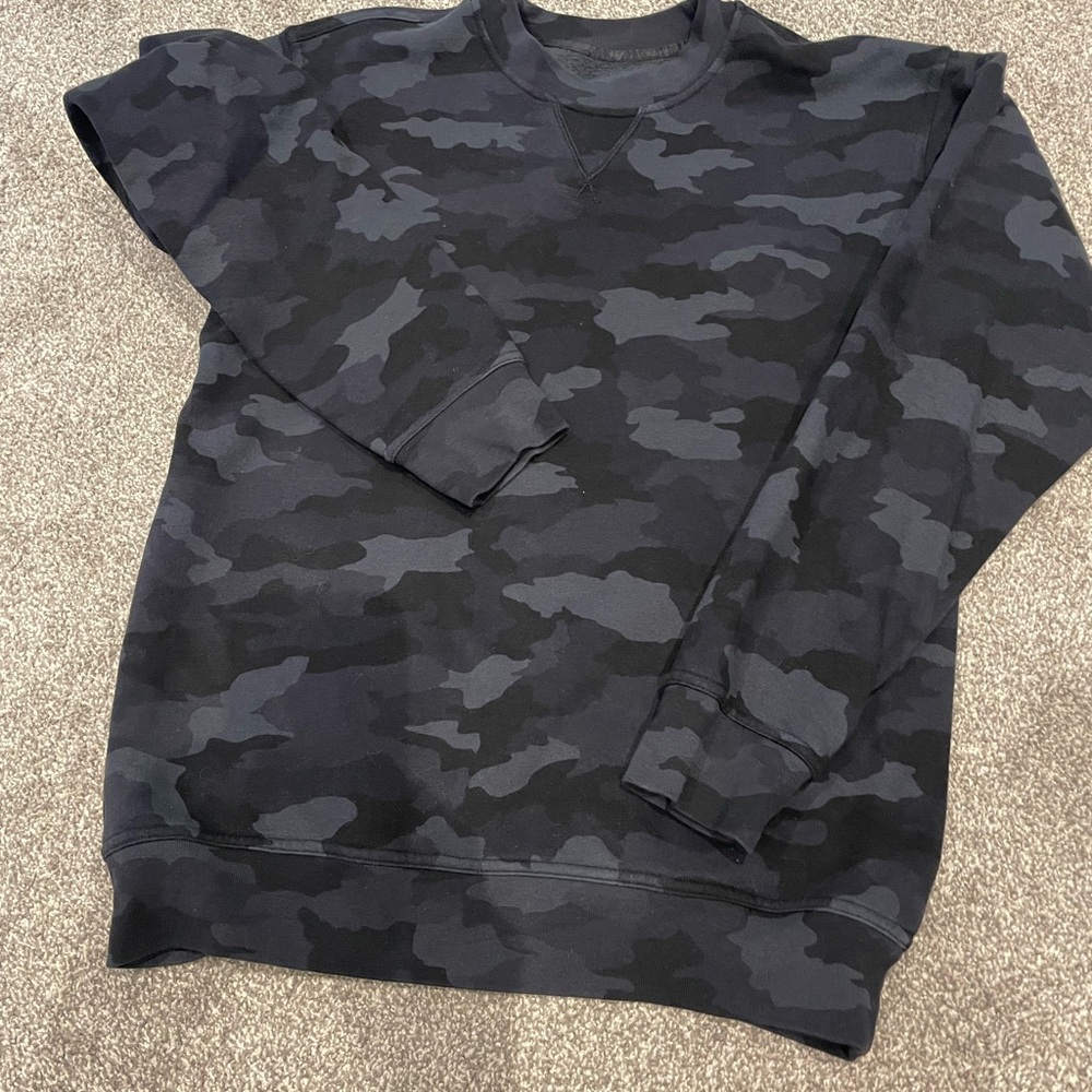 lululemon athletica Women's Black Camouflage Sweatshirt